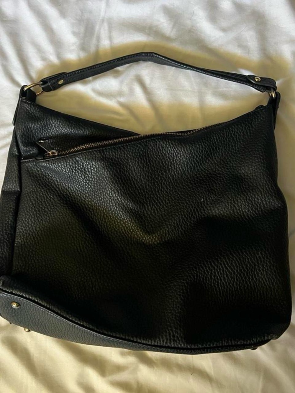 Classic Black Leather Shoulder Bag - Timeless Everyday Tote